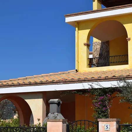 Sanders By La Via Del Mare Viaggi E Vacanze Apartmán Villasimius